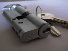 Albertson NY Locksmith Store Albertson, NY 516-234-5522 - broken-key-extraction